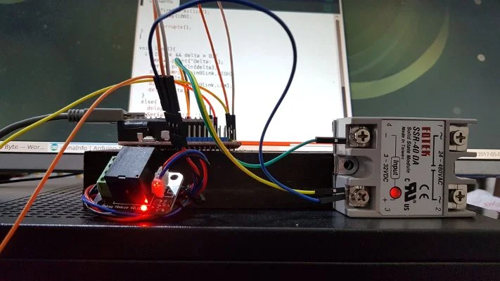 Relé de estado sólido FOTEK SSR-40 DA com Arduino, ESP8266, Raspberry...