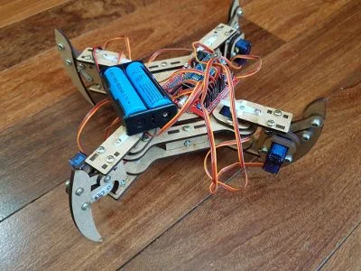 Robôs quadrúpedes com Arduino