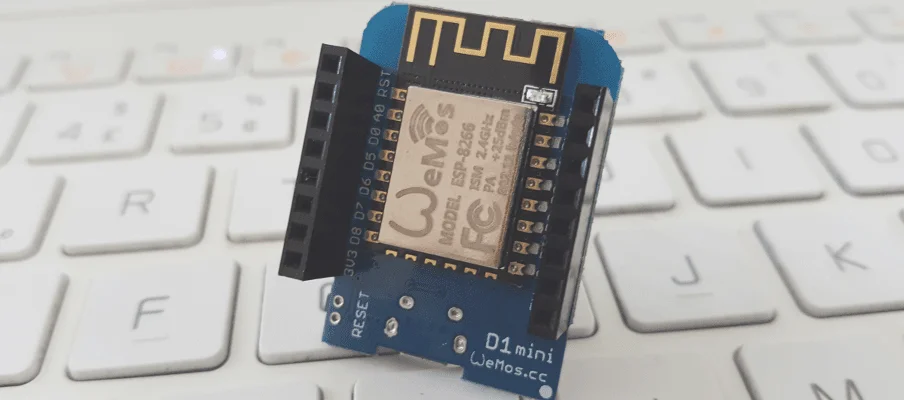 Wemos D1 mini - o menor ESP8266 com USB e slots
