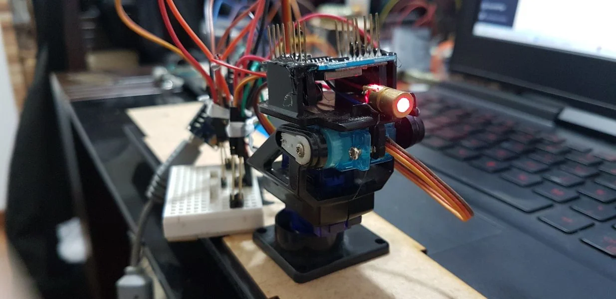 Mira eletrônica com visão computacional