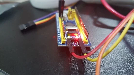 STM32 Blue Pill - ARM Cortex M3, baixo custo, alto poder