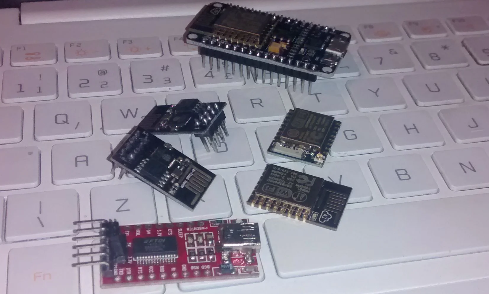 IoT - ESP8266 NodeMCU com MQTT a seu próprio Broker
