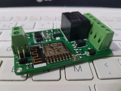 Módulo relé com ESP8266 12F onboard