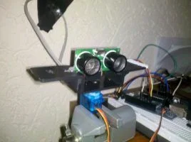 sensor ultrassônico + servo motor = olhos