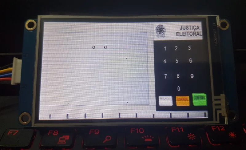 Urna eletrônica com display Nextion
